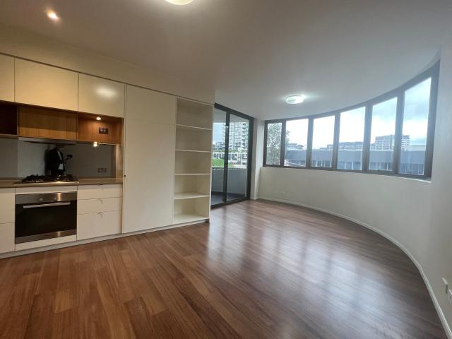 Modern 2 Bedroom Apartment in Prime Zetland Location