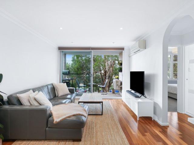Modern 2 Bedroom Apartment in Prime Chiswick