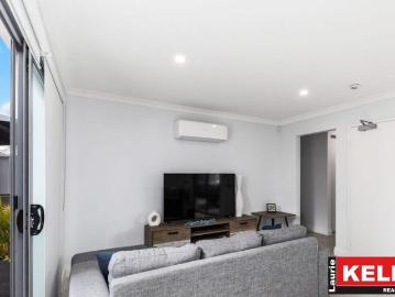 Modern 2 Bedroom Apartment in Prime Cloverdale Location