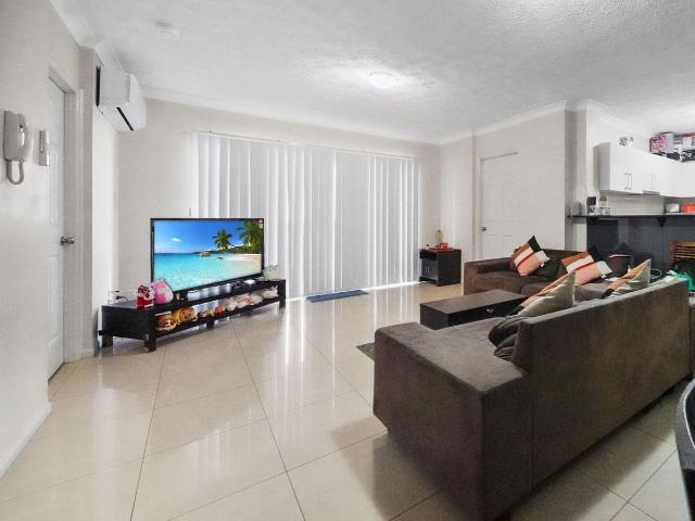 Modern 2 Bedroom Apartment in Prime Location