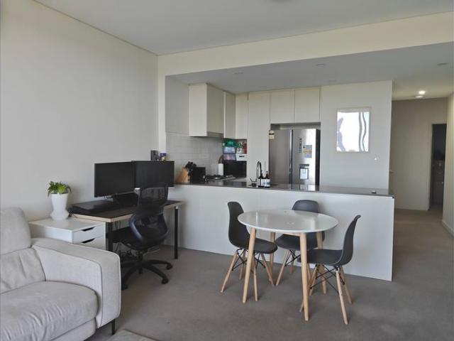 Modern 2 Bedroom Apartment in Prime Merrylands Location