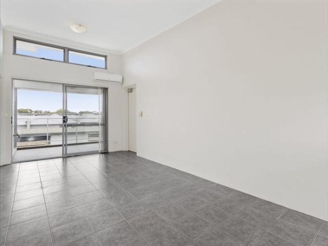 Modern 2 Bedroom Apartment in Prime Midland Location