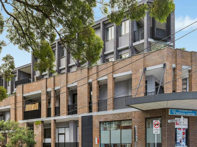 Modern 2 Bedroom Apartment in Sought After Block Rear of Block Position
