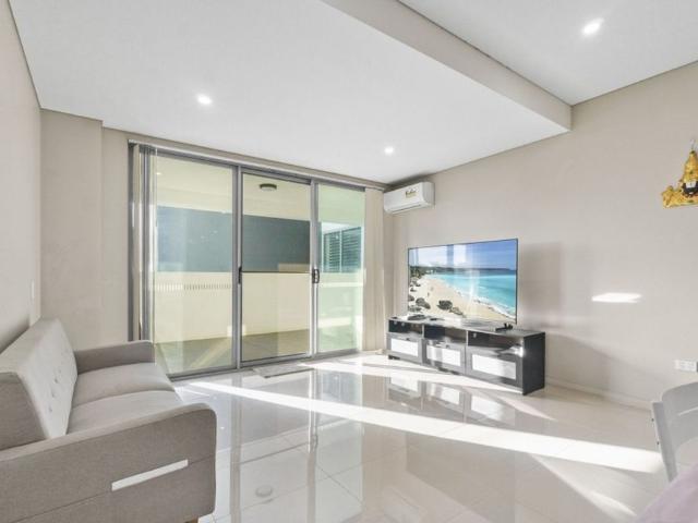 Modern 2 Bedroom Apartment Living in the Heart of Town