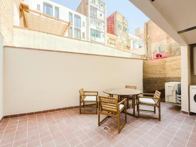Modern 2 bedroom apartment near Poble Sec metro