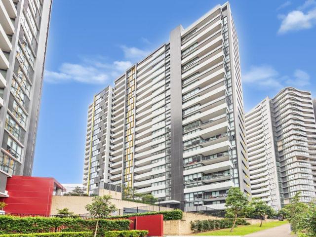 Modern 2 Bedroom Apartment Offering Charm and Convenience