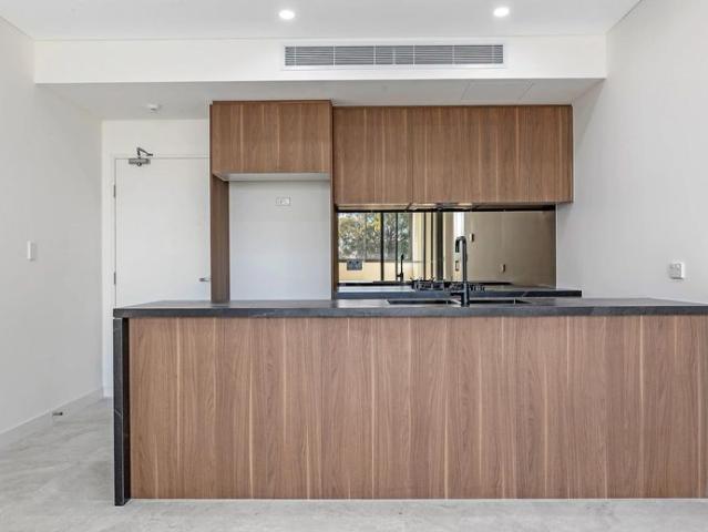 MODERN 2 BEDROOM APARTMENT READY TO MOVE IN