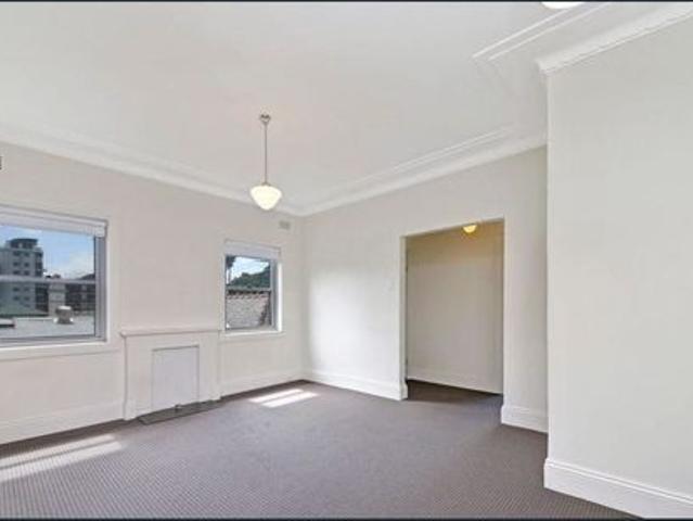 MODERN 2 BEDROOM ART DECO APARTMENT