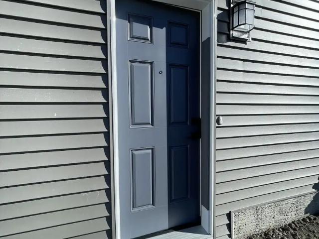 Modern 2 Bedroom Basement Suite in Livingston NW