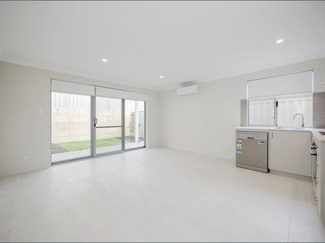 MODERN 2 BEDROOM DUAL KEY HOME – PERFECT FOR EASY LIVING