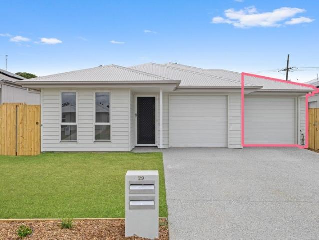 Modern 2 Bedroom Duplex with Great Sized Yard