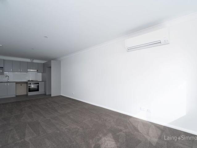 Modern 2 Bedroom Duplex with Lock Up Garage