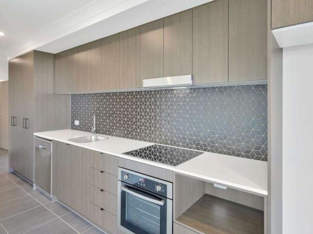 Modern 2 Bedroom Duplex in Promenade Estate