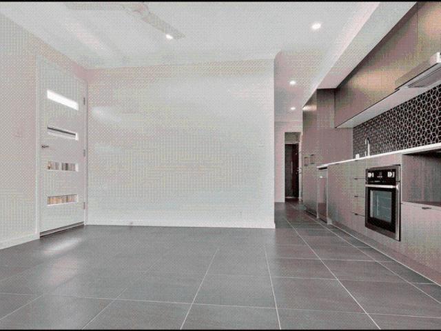 Modern 2 Bedroom Duplex in Promenade Estate