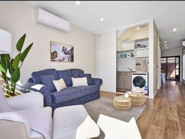 Modern 2 bedroom Delight.