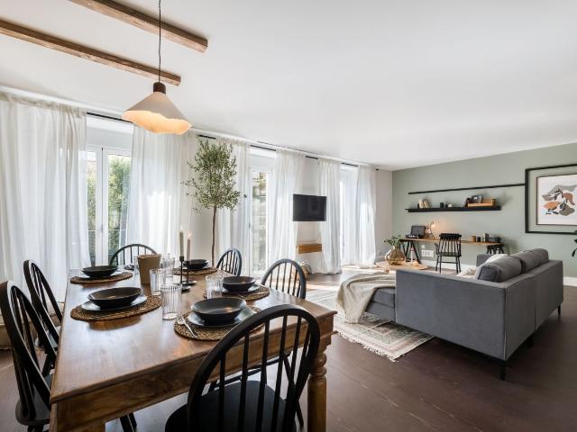 Modern 2 Bedroom Designer Apartment in Malasaña with Dedicated Workspace, Madrid Amsterdam Apartments for Rent