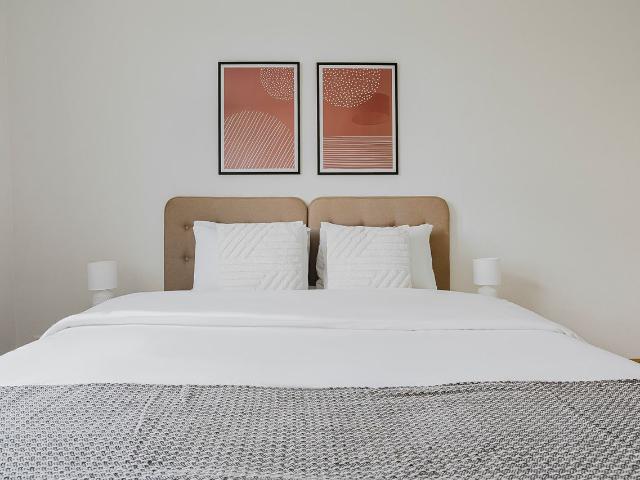 Modern 2 Bedroom Furnished Apartment in Basel Vorstaedte, Basel Amsterdam Apartments for Rent