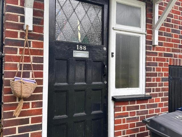 Modern 2 Bedroom Flat in Hendon