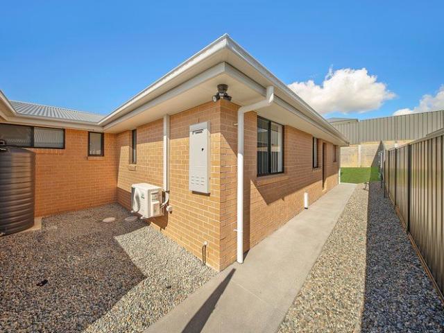 Modern 2 Bedroom granny flat in Gillieston Heights