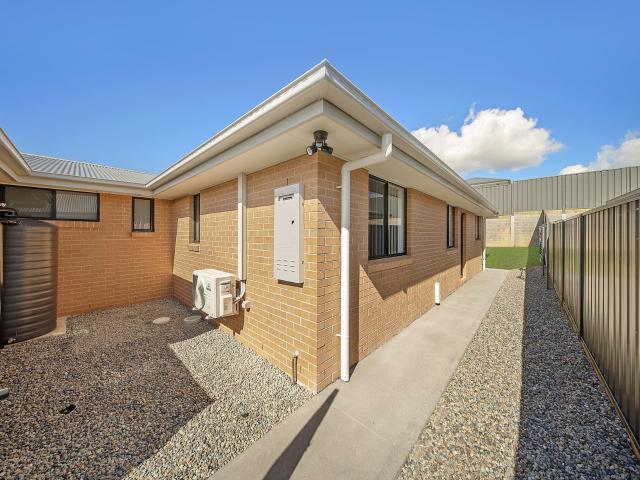 Modern 2 Bedroom granny flat in Gillieston Heights