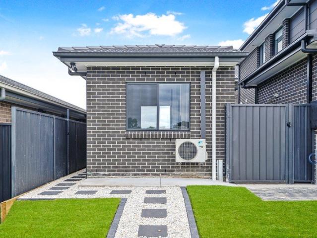 Modern 2 Bedroom Granny Flat in the Heart of Box Hill