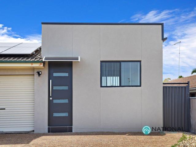 Modern 2 bedroom granny flat Water included