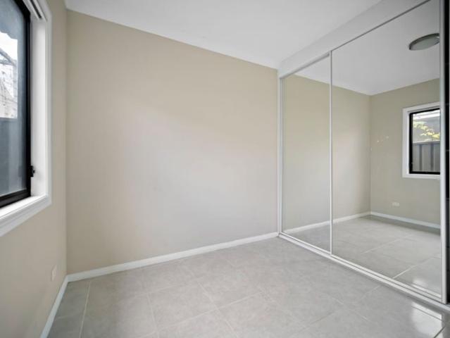 Modern 2 Bedroom Granny Flat with Private Yard & Carport