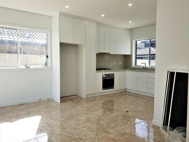 Modern 2 Bedroom Granny Flat with Private Backyard