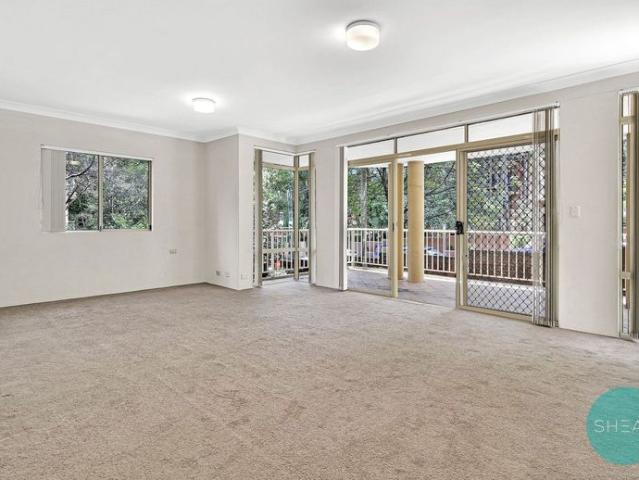 MODERN 2 BEDROOM GROUND FLOOR UNIT WITH SPACIOUS ENTERTAINER'S BALCONY