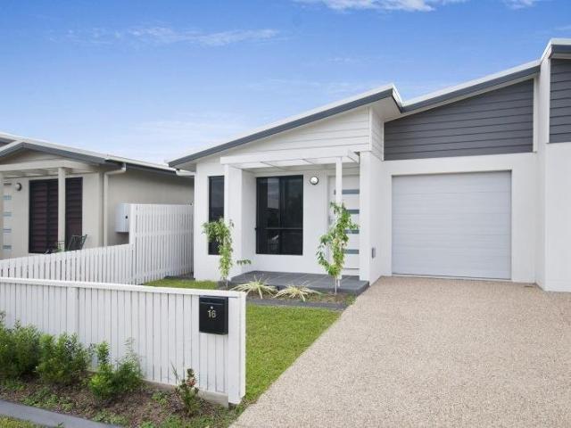 Modern 2 Bedroom Ground Floor Unit with Private Yard