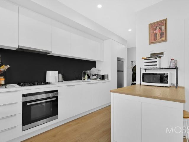 Modern 2 Bedroom Ground Floor Apartment in the Heart of Brunswick