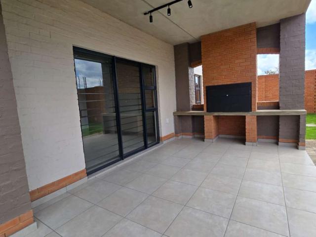 Modern 2 Bedroom Ground Floor Apartment – Secure Living in Rietvalleirand