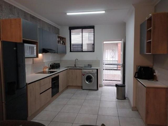 Modern 2 Bedroom Ground Floor Apartment to rent in East Glen Vredekloof Heights Brackenfell
