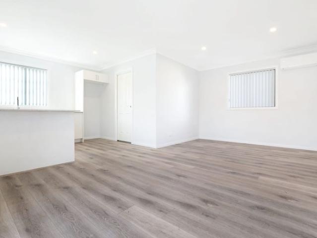 MODERN 2 BEDROOM HOME IN A CONVENIENT LOCATION