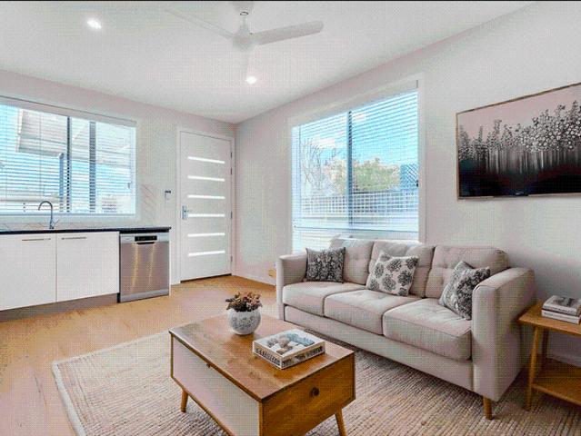 Modern 2 Bedroom Home in a Prime Meadowbrook Location