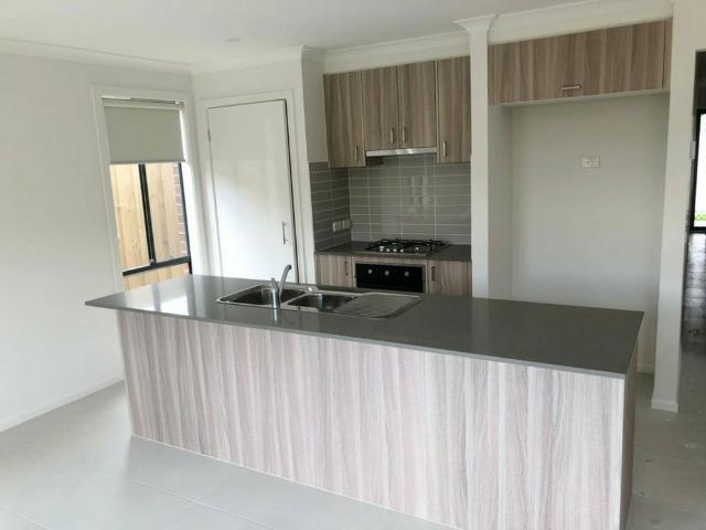 Modern 2 Bedroom Home in Officer – Low Maintenance Living