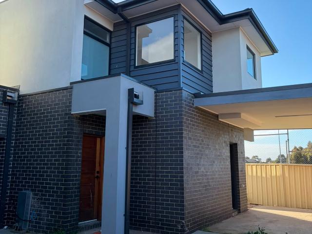 Modern 2 Bedroom Home in St Albans