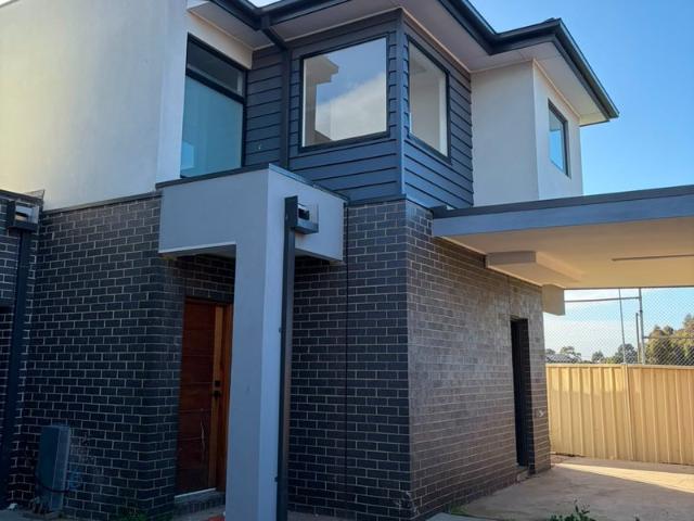 Modern 2 Bedroom Home in St Albans