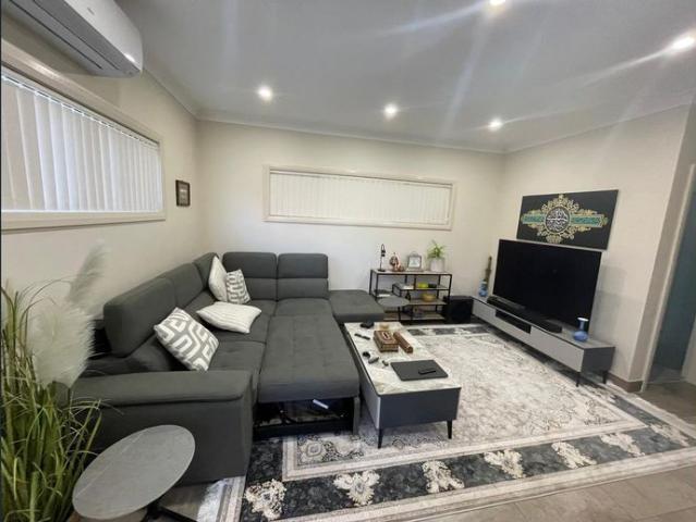Modern 2 Bedroom Home in the Heart of Guildford