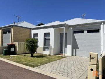 Modern 2 Bedroom Home with Garage & Courtyard