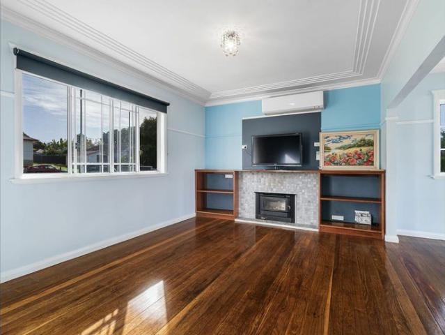 Modern 2 Bedroom Home with a 1 Bedroom self contained granny flat