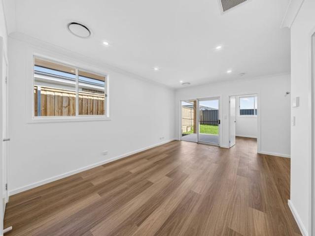 Modern 2 bedroom Home unit Ducted Air Con, Alfresco & Garage