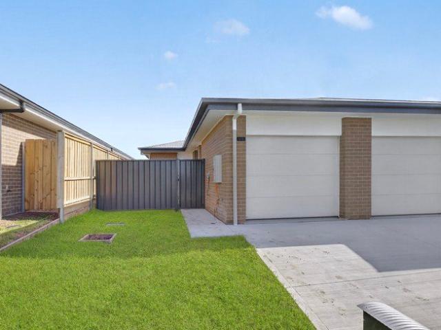 Modern 2 bedroom Home unit Ducted Air Con, Alfresco & Garage