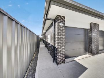 Modern 2 bedroom Home unit Ducted Air Con, Alfresco & Garage