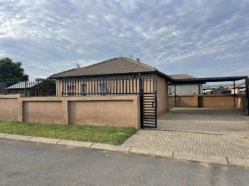 Modern 2 Bedroom House in Kirkney Village