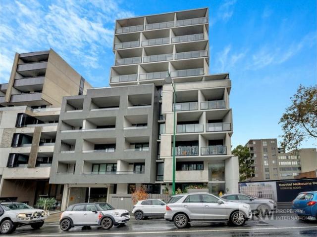 Modern 2 Bedroom Living in the Heart of Box Hill
