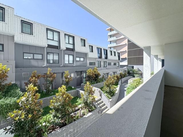 Modern 2 Bedroom Retreat in Rouse Hill / Tallawong Stylish & Connected Living!