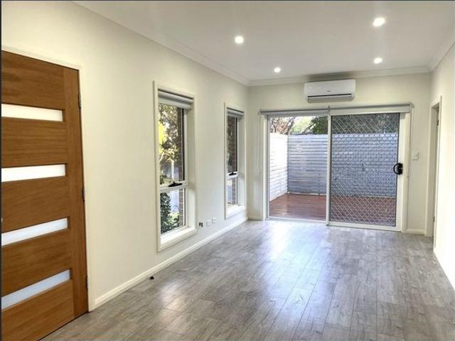 MODERN 2 BEDROOM SINGLE LEVEL HOME IN QUIET LOCATION