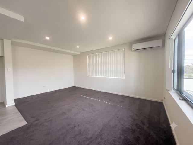 Modern 2 bedroom top floor apartment!
