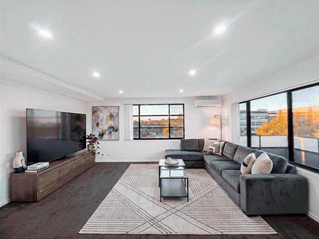 Modern 2 bedroom top floor apartment!